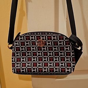 TOMMY HILFIGER CROSSBODY BAG